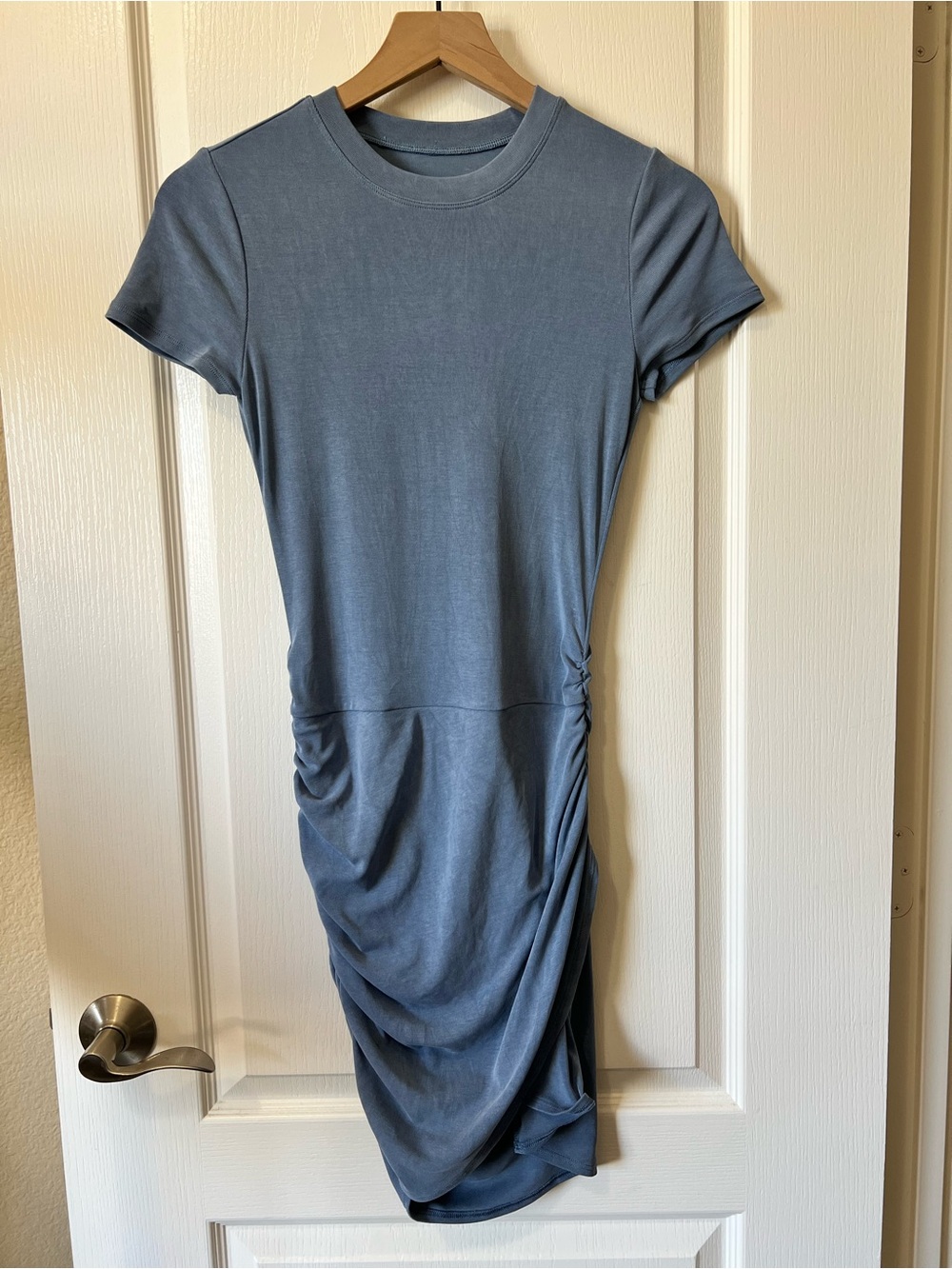 Lululemon Drapey Softstreme wrap-skirt t-shirt dress Washed Denim Women’s Small